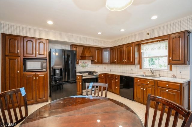 54 Chimney Ridge Dr, Morris Twp., NJ 07960