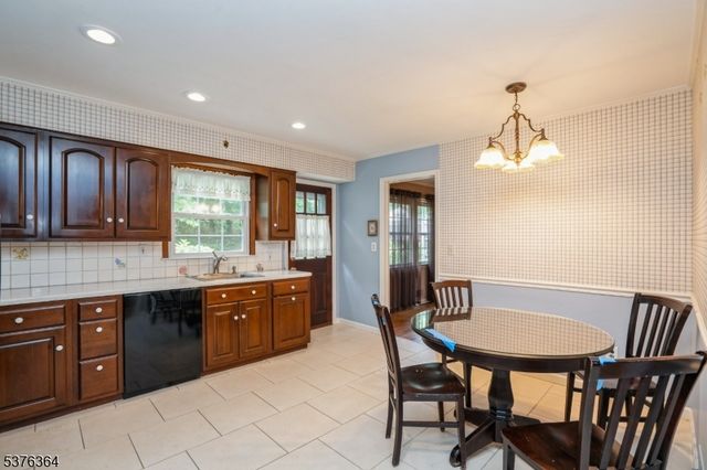 54 Chimney Ridge Dr, Morris Twp., NJ 07960