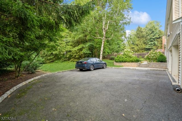 54 Chimney Ridge Dr, Morris Twp., NJ 07960