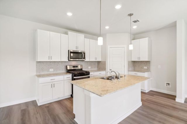 221 Outlaw DR, Liberty Hill, TX 78642