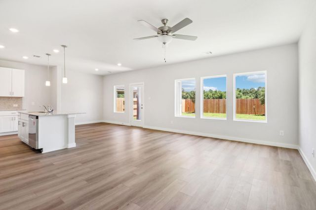 221 Outlaw DR, Liberty Hill, TX 78642