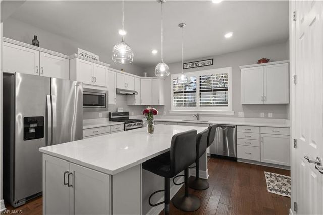 7202 Wilton DR, Naples, FL 34109