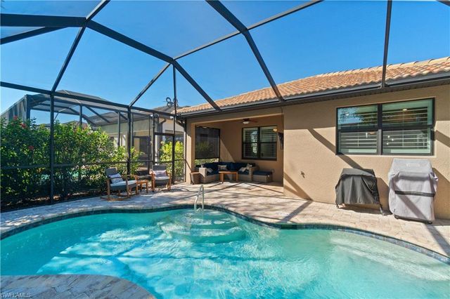 7202 Wilton DR, Naples, FL 34109