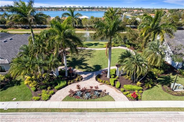 7202 Wilton DR, Naples, FL 34109