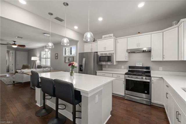 7202 Wilton DR, Naples, FL 34109