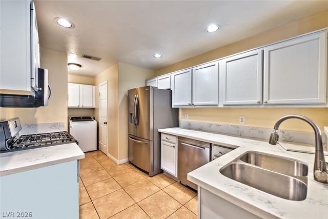 8217 Diamond Star Court, Las Vegas, NV 89145