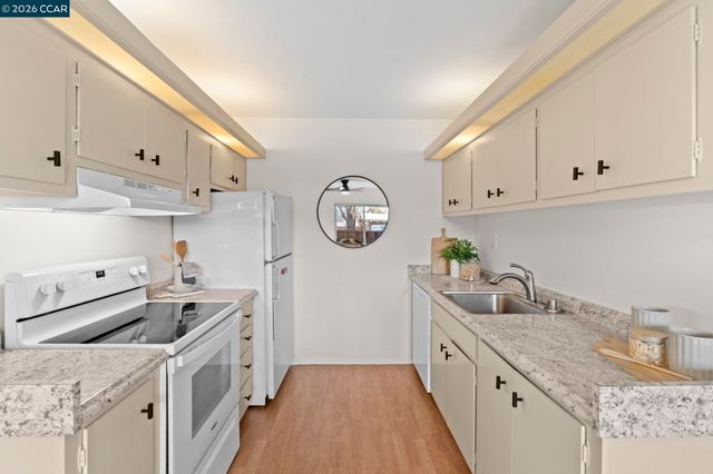 1919 Ygnacio Valley Rd 93, Walnut Creek, CA 94598