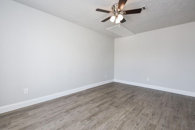 13151 Walden Road 206, Montgomery, TX 77356