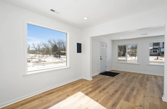 15527 Lamon Avenue, Oak Forest, IL 60452