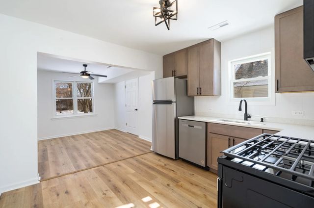 15527 Lamon Avenue, Oak Forest, IL 60452