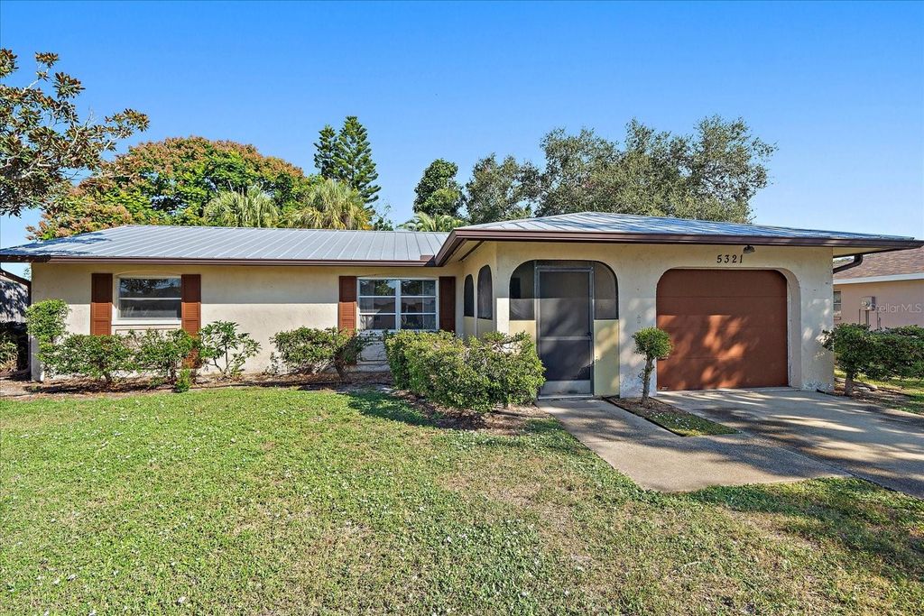 5321 FOXWOOD DRIVE, Sarasota, FL 34232