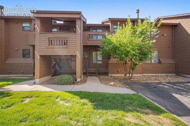 945 Moorings Drive, Colorado Springs, CO 80906