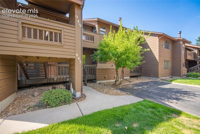 945 Moorings Drive, Colorado Springs, CO 80906