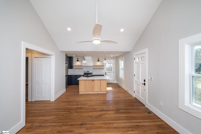 10 Amherst Avenue, Greenville, SC 29605