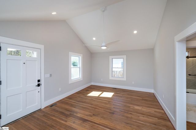 10 Amherst Avenue, Greenville, SC 29605