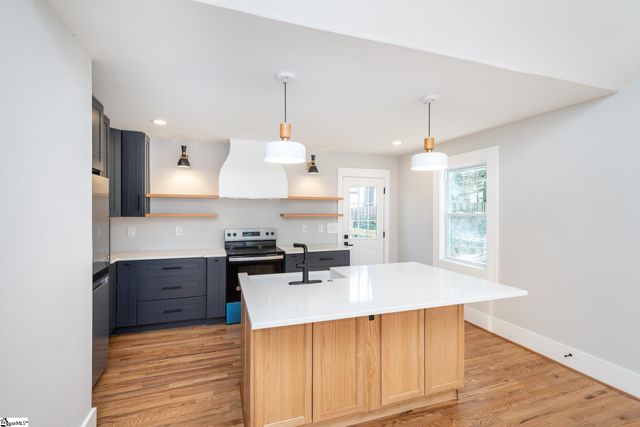 10 Amherst Avenue, Greenville, SC 29605