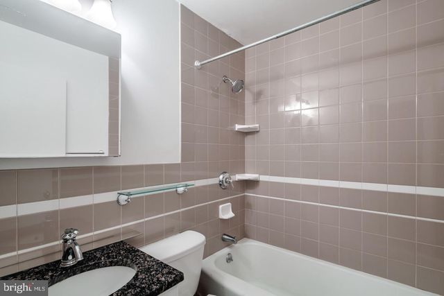 1725 PINE ST, Philadelphia, PA 19103