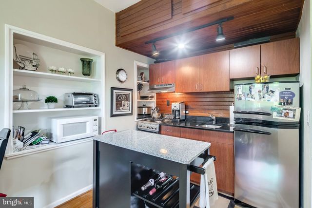 1725 PINE ST, Philadelphia, PA 19103