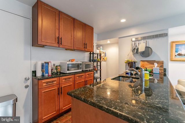 1725 PINE ST, Philadelphia, PA 19103