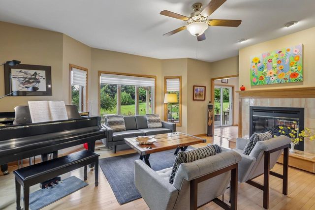 920 Lexington Way, Waunakee, WI 53597