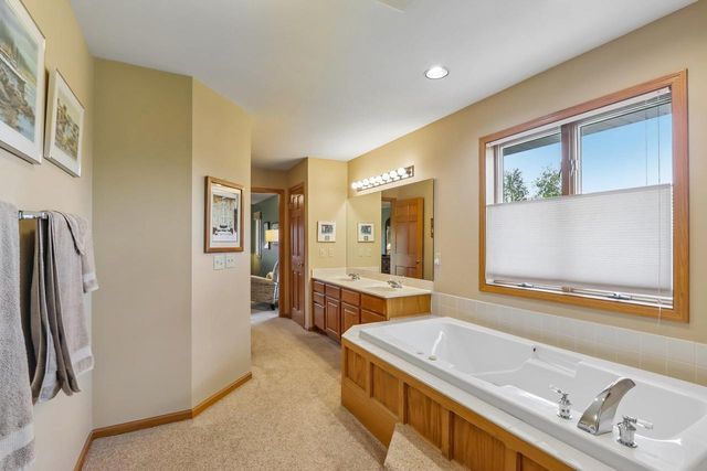 920 Lexington Way, Waunakee, WI 53597