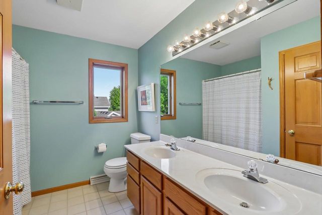 920 Lexington Way, Waunakee, WI 53597