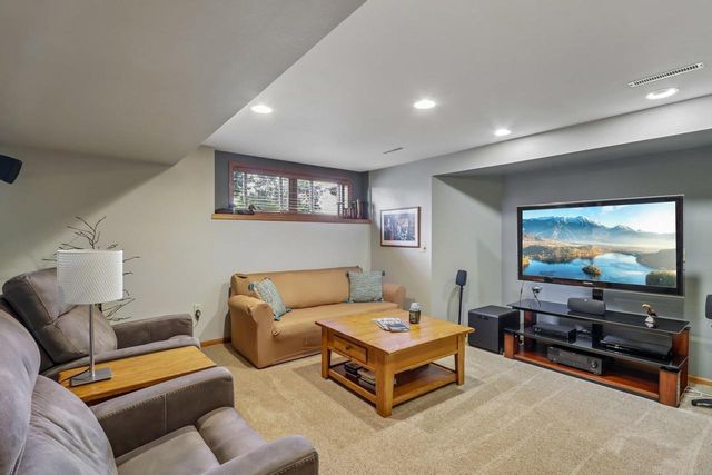 920 Lexington Way, Waunakee, WI 53597