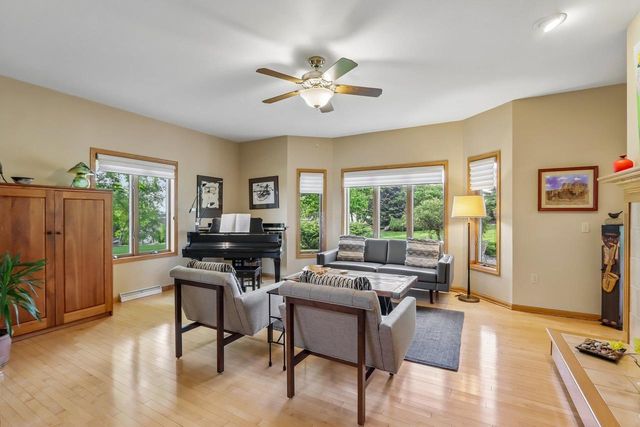 920 Lexington Way, Waunakee, WI 53597