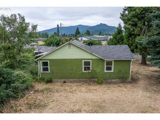 740 FILBERT Ln, Springfield, OR 97478