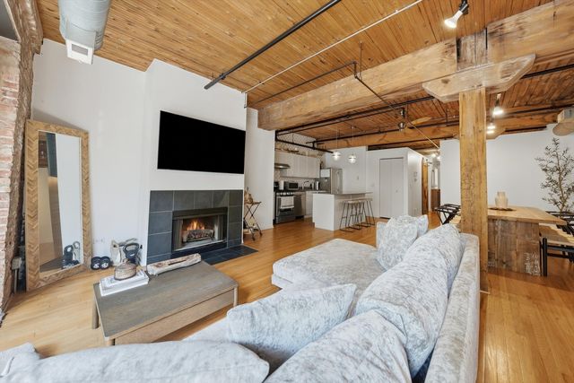 1525 S Michigan Avenue 205, Chicago, IL 60605