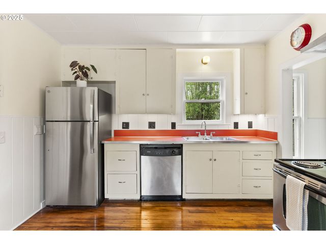 1875 W 15th Ave, Eugene, OR 97402