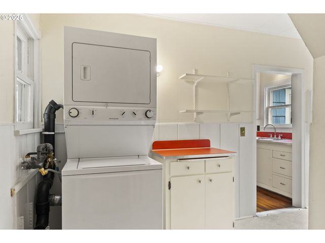 1875 W 15th Ave, Eugene, OR 97402