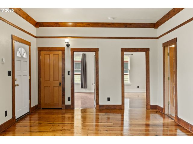 1875 W 15th Ave, Eugene, OR 97402