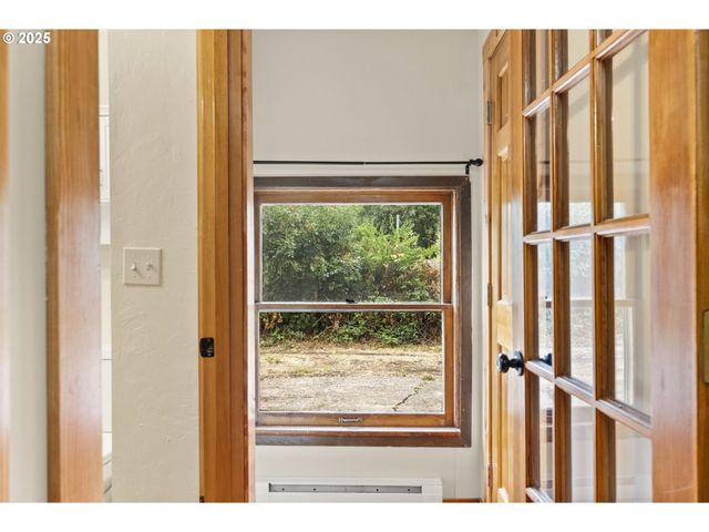 1875 W 15th Ave, Eugene, OR 97402