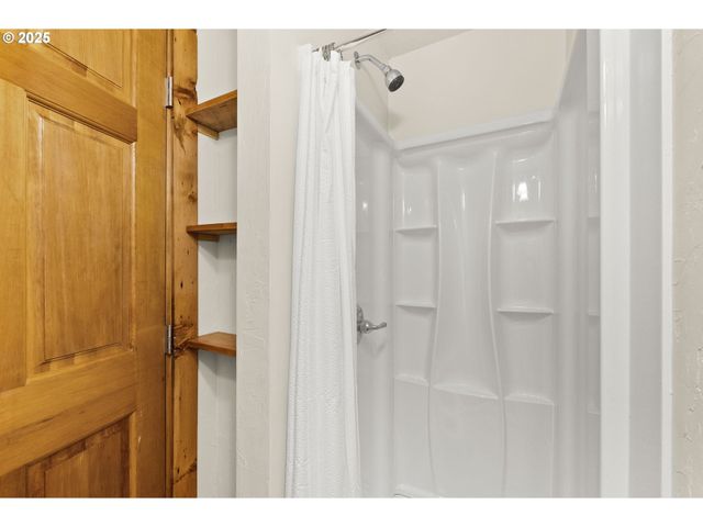 1875 W 15th Ave, Eugene, OR 97402