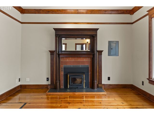 1875 W 15th Ave, Eugene, OR 97402