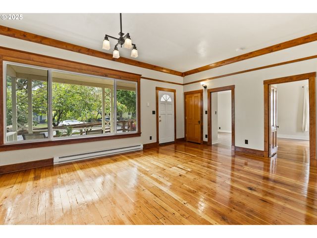 1875 W 15th Ave, Eugene, OR 97402