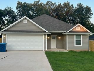1706 Woodlawn Boulevard, Denison, TX 75020
