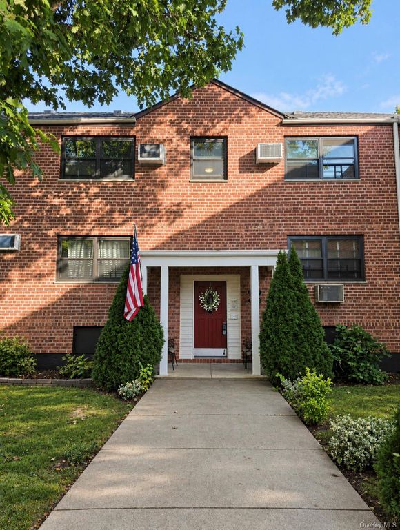 80-03 156th Avenue 141, Howard Beach, NY 11414 — exterior