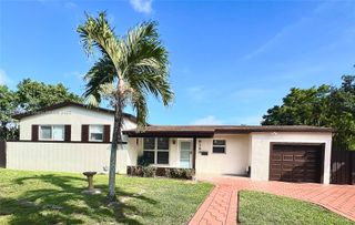9130 SW 17th Ter, Miami, FL 33165