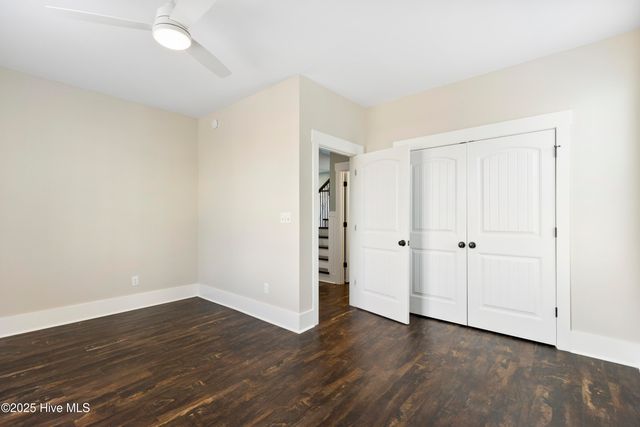 711 Carolina Beach Avenue N, Carolina Beach, NC 28428