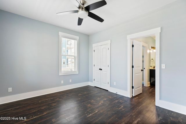 711 Carolina Beach Avenue N, Carolina Beach, NC 28428