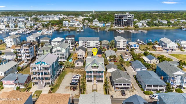 711 Carolina Beach Avenue N, Carolina Beach, NC 28428