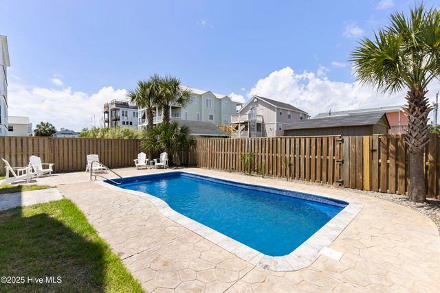 711 Carolina Beach Avenue N, Carolina Beach, NC 28428