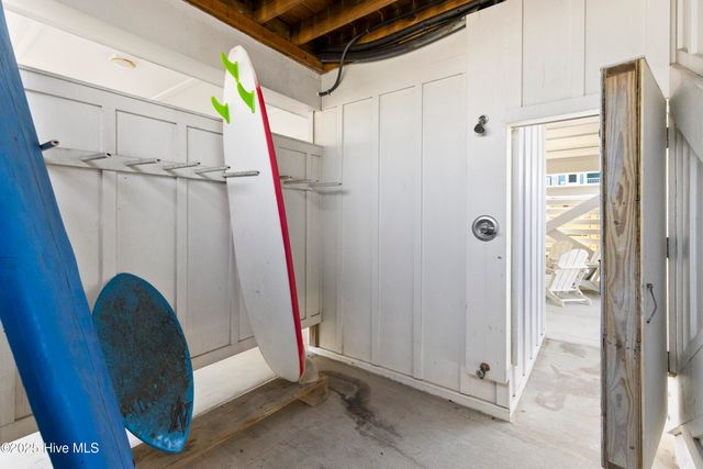 711 Carolina Beach Avenue N, Carolina Beach, NC 28428