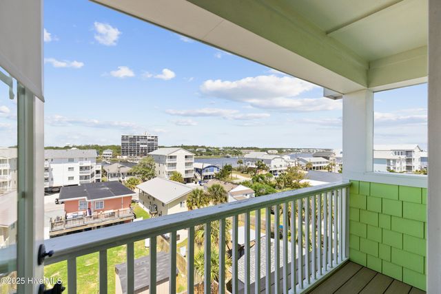 711 Carolina Beach Avenue N, Carolina Beach, NC 28428