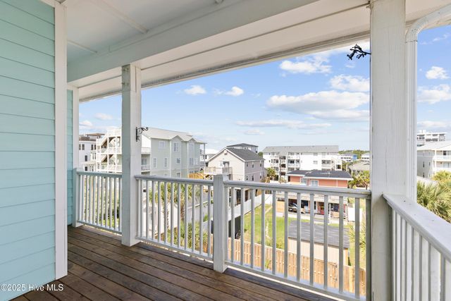 711 Carolina Beach Avenue N, Carolina Beach, NC 28428