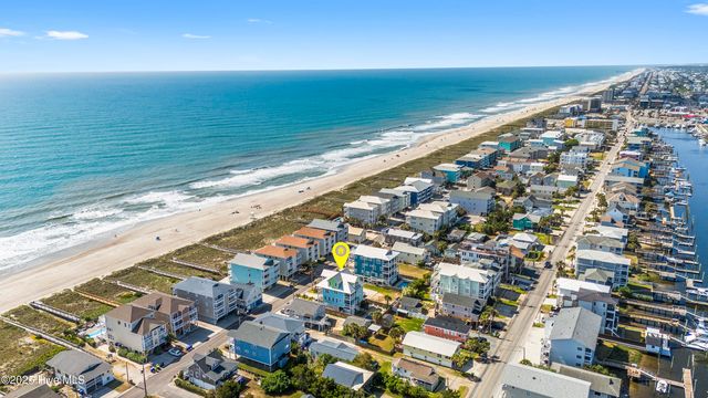 711 Carolina Beach Avenue N, Carolina Beach, NC 28428