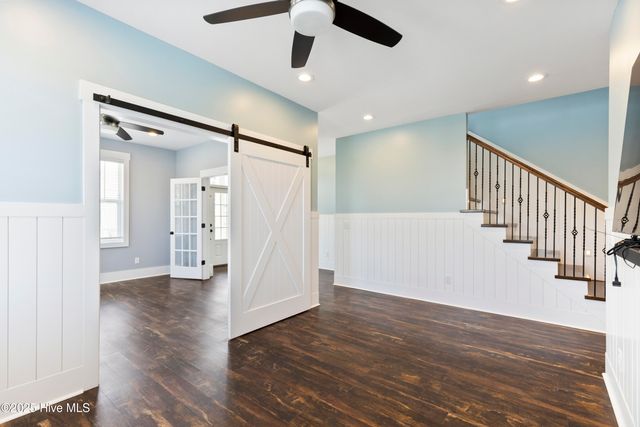 711 Carolina Beach Avenue N, Carolina Beach, NC 28428