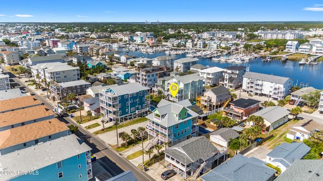 711 Carolina Beach Avenue N, Carolina Beach, NC 28428